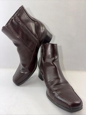 Predictions Brown Faux Leather Ankle Classic Zip Boots Size 7.5W